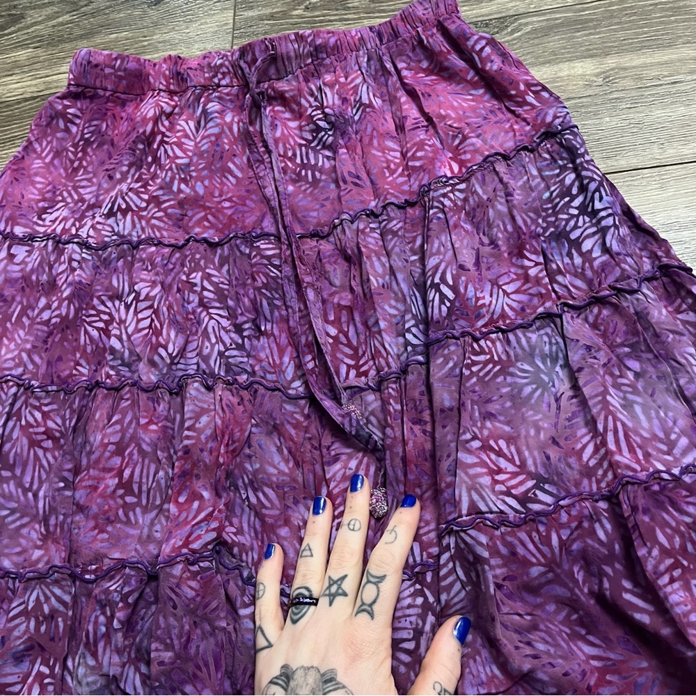 Vintage 90s does 70s Boho Tiered Rayon Skirt | Purple Pink Abstract Leaf Medium - Picture 6 of 9